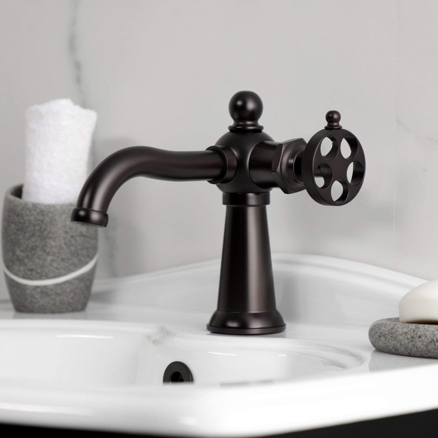 Kingston Tulare KS3545RKZ - Wendell One-Handle 1-Hole Bathroom Faucet with Knurled Handle and Push Pop-Up Drain, Oil Rubbed Bronze — thumbnail 3